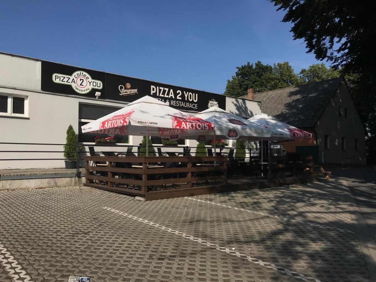 Tradicni Cesky Dum S Loznicemi V Podkrovi